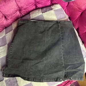 Wild fable black mini skirt size 14